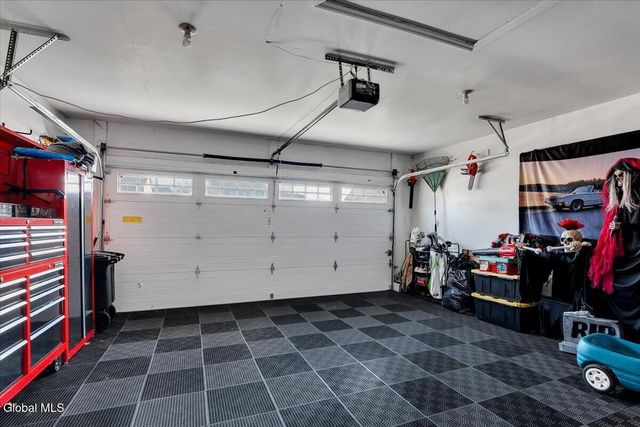 25 Cartwheel Drive, Scotia, NY 12302