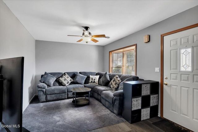 25 Cartwheel Drive, Scotia, NY 12302