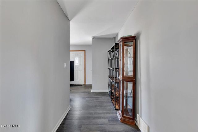 25 Cartwheel Drive, Scotia, NY 12302