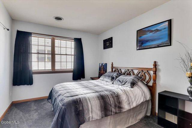 25 Cartwheel Drive, Scotia, NY 12302