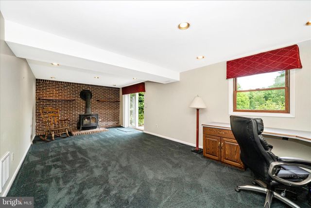 8604 BURNT HICKORY CIR, Frederick, MD 21704