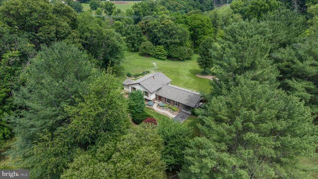 8604 BURNT HICKORY CIR, Frederick, MD 21704