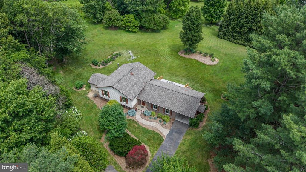 8604 BURNT HICKORY CIR, Frederick, MD 21704