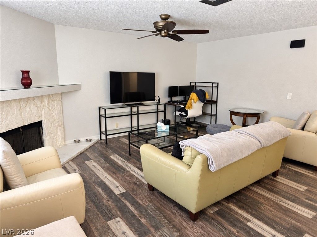 905 Rockview Drive 202, Las Vegas, NV 89128 — photo 2