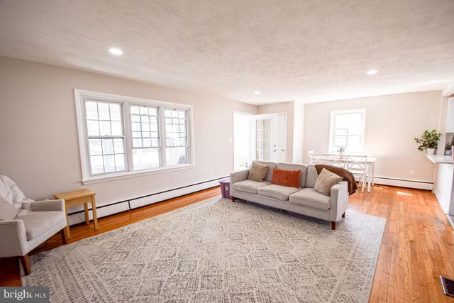 9 LOMBARD ST, Thurmont, MD 21788