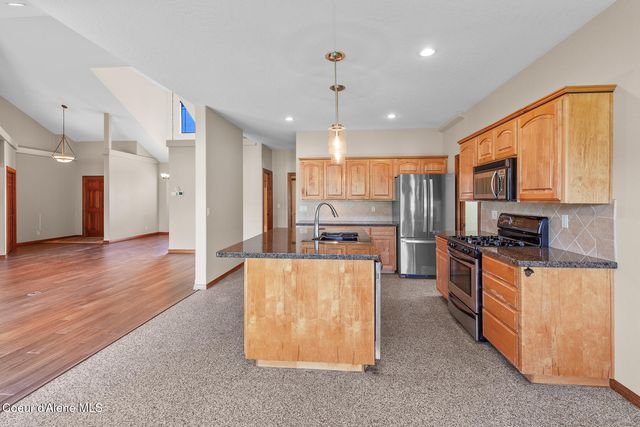 11544 N Cattle Dr, Hayden, ID 83835