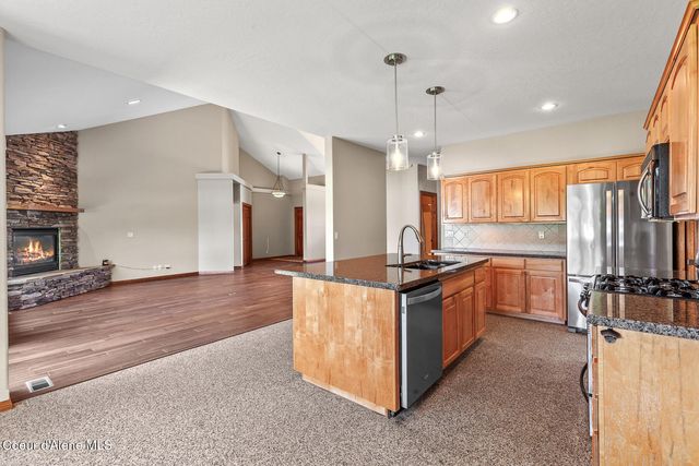 11544 N Cattle Dr, Hayden, ID 83835