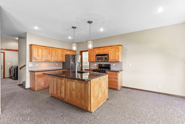11544 N Cattle Dr, Hayden, ID 83835