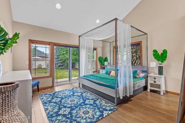 11544 N Cattle Dr, Hayden, ID 83835
