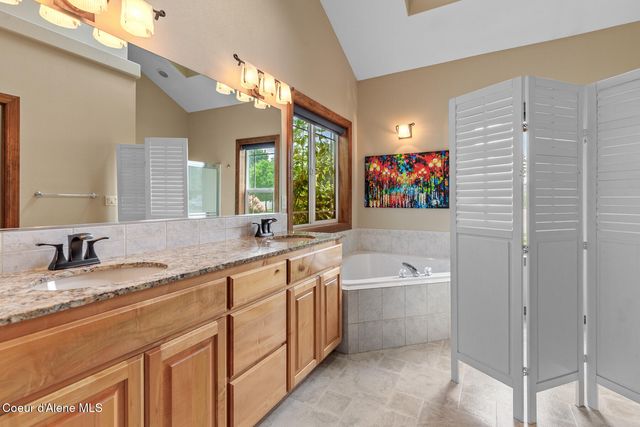 11544 N Cattle Dr, Hayden, ID 83835