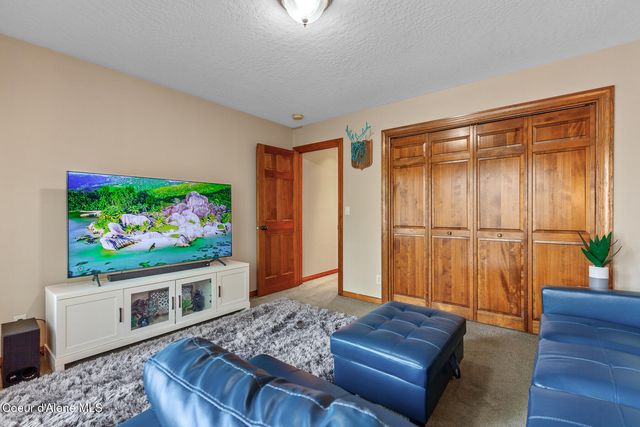 11544 N Cattle Dr, Hayden, ID 83835