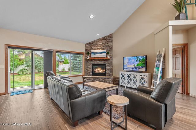 11544 N Cattle Dr, Hayden, ID 83835
