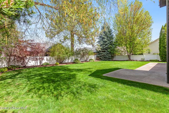 11544 N Cattle Dr, Hayden, ID 83835