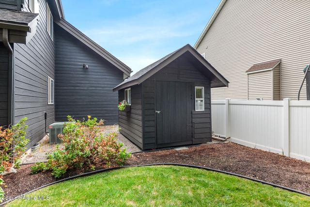 11544 N Cattle Dr, Hayden, ID 83835