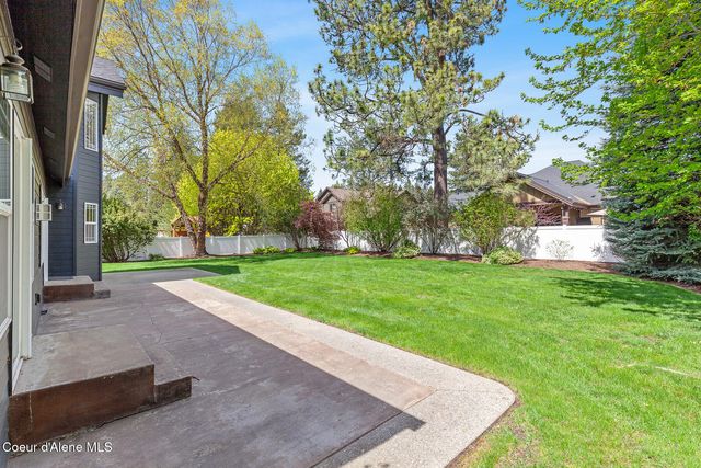 11544 N Cattle Dr, Hayden, ID 83835
