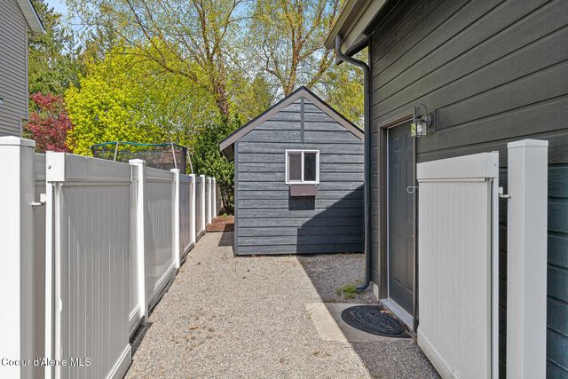 11544 N Cattle Dr, Hayden, ID 83835