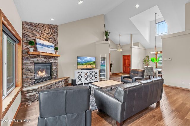 11544 N Cattle Dr, Hayden, ID 83835