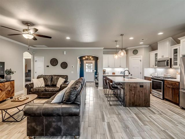 16309 Monarch Field Road, Edmond, OK 73013