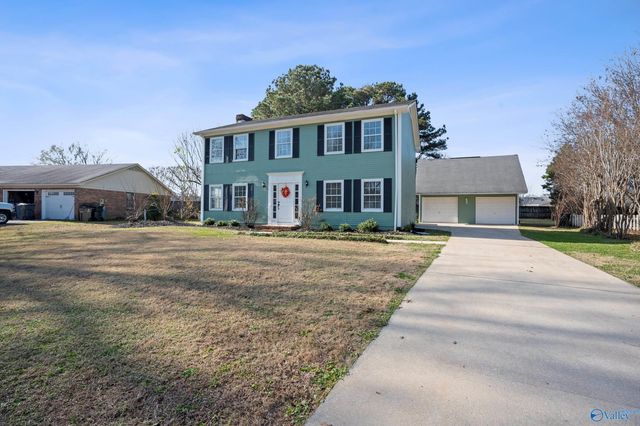 2218 Essex Drive SW, Decatur, AL 35603