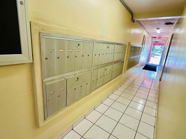 215 SE 3rd Avenue, Hallandale Beach, FL 33009