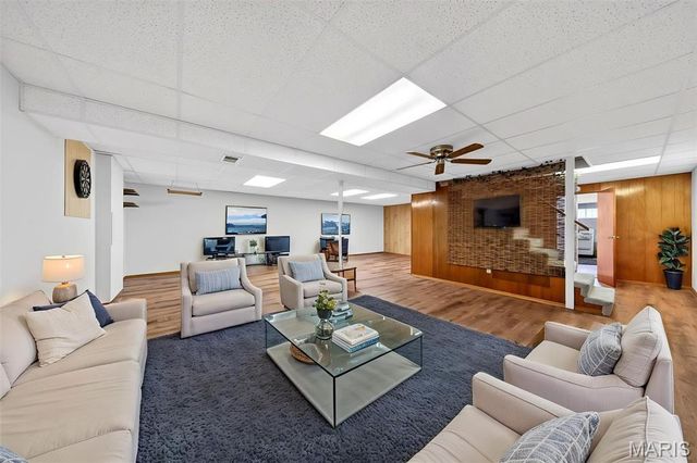 649 Suntide Drive, St Louis, MO 63125