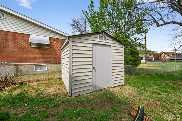 649 Suntide Drive, St Louis, MO 63125