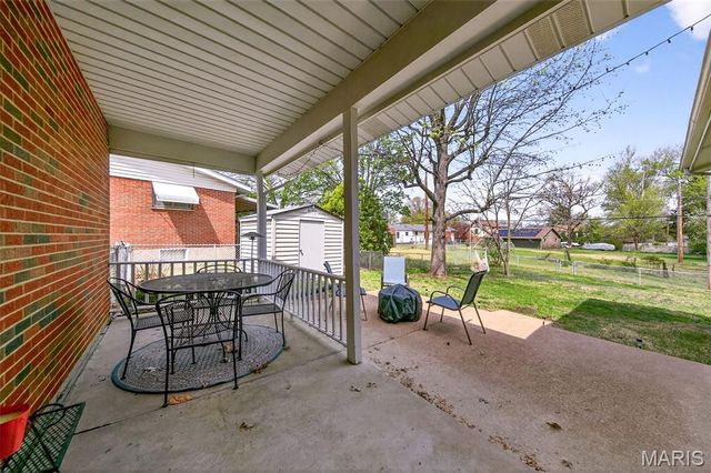 649 Suntide Drive, St Louis, MO 63125