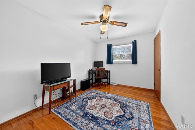 649 Suntide Drive, St Louis, MO 63125