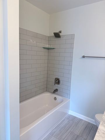 1260 Briarwood Lane 58, Libertyville, IL 60048