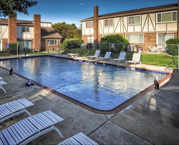 1260 Briarwood Lane 58, Libertyville, IL 60048