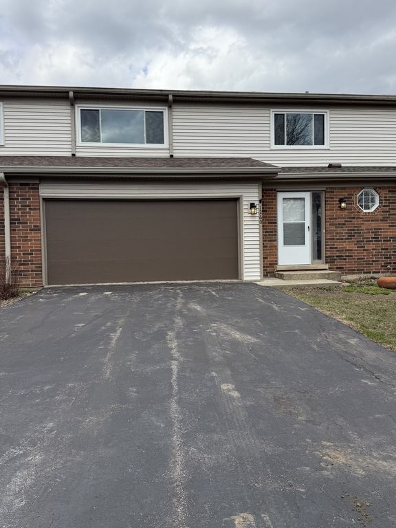 1260 Briarwood Lane 58, Libertyville, IL 60048