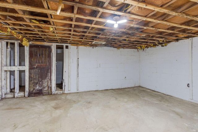 32 S Hwy 1651, Whitley City, KY 42653