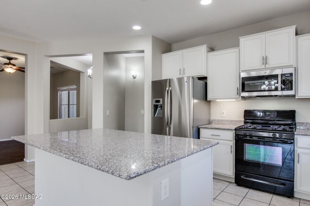 8803 W Saguaro Moon Road, Marana, AZ 85653