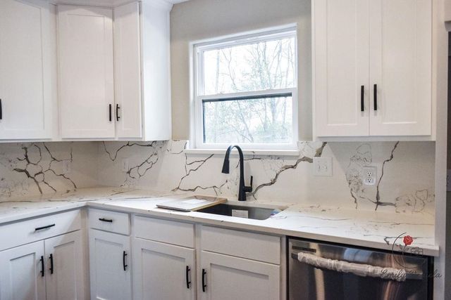 1904 Spring St, Marshall, TX 75672