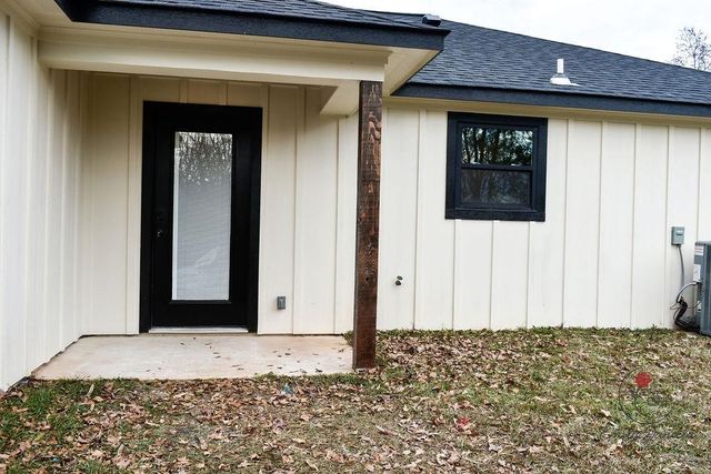 1904 Spring St, Marshall, TX 75672