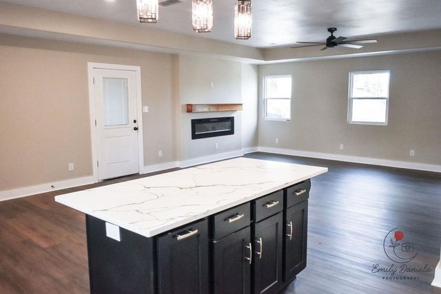 1904 Spring St, Marshall, TX 75672