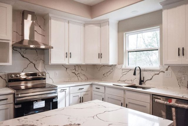 1904 Spring St, Marshall, TX 75672