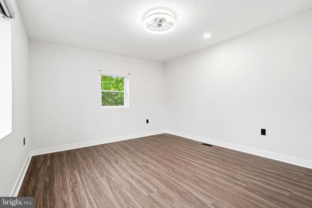 9529 TEMPLE HILL RD, Clinton, MD 20735
