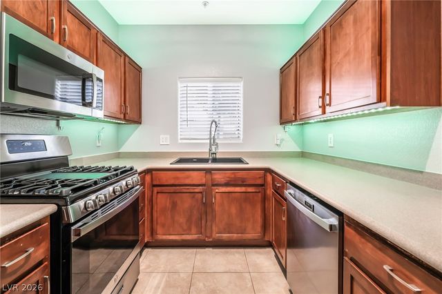 2291 West Horizon Ridge Parkway 6136, Henderson, NV 89052