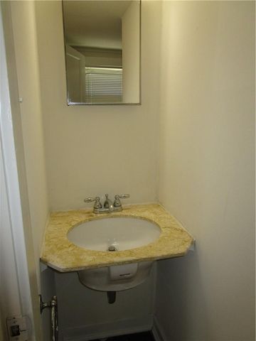 908 W 22nd ST E, Austin, TX 78705