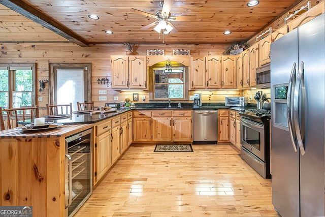 1934 Mountain Tops Road, Blue Ridge, GA 30513