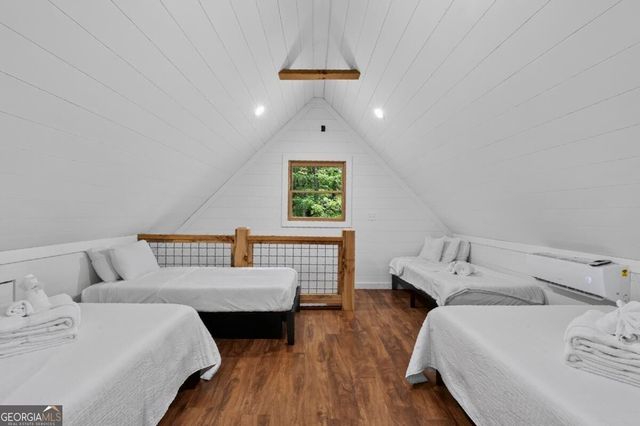 1934 Mountain Tops Road, Blue Ridge, GA 30513