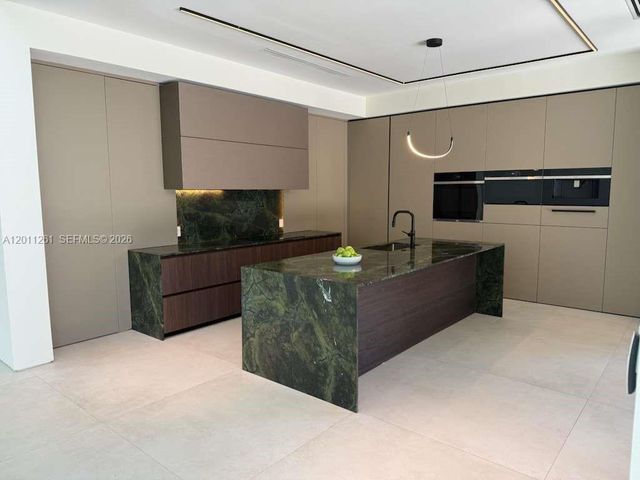 135 SW 29th Rd, Miami, FL 33129