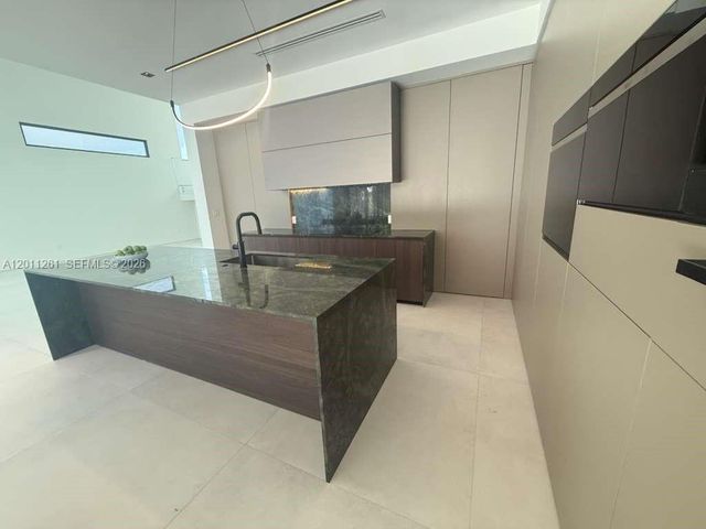 135 SW 29th Rd, Miami, FL 33129