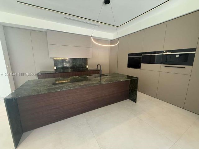 135 SW 29th Rd, Miami, FL 33129
