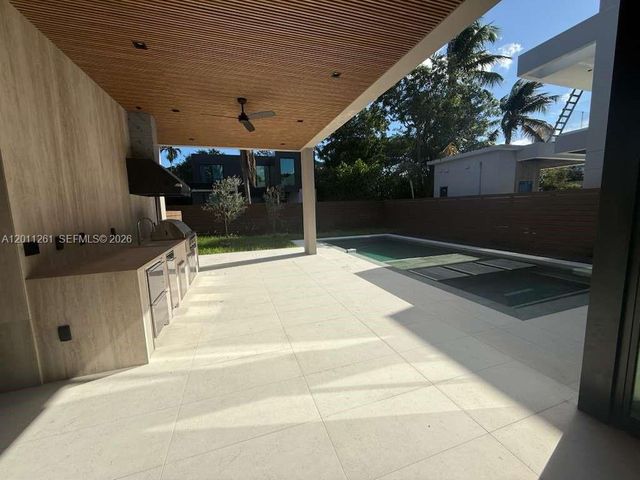 135 SW 29th Rd, Miami, FL 33129