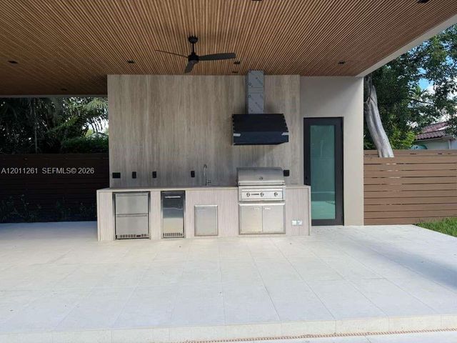 135 SW 29th Rd, Miami, FL 33129