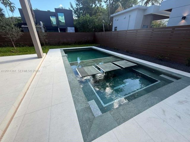 135 SW 29th Rd, Miami, FL 33129
