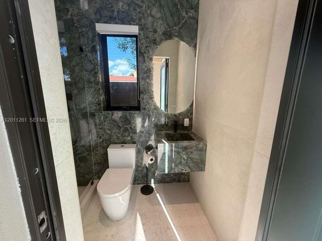 135 SW 29th Rd, Miami, FL 33129