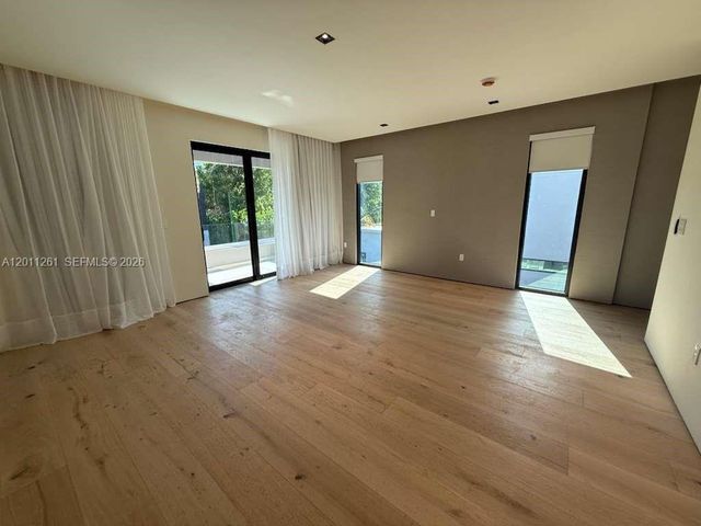 135 SW 29th Rd, Miami, FL 33129